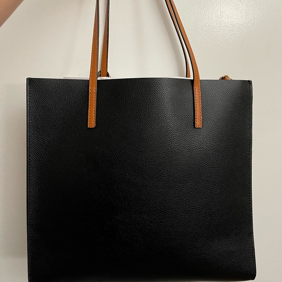 Marc Jacobs Grind Leather Tote - Picture 2 of 7
